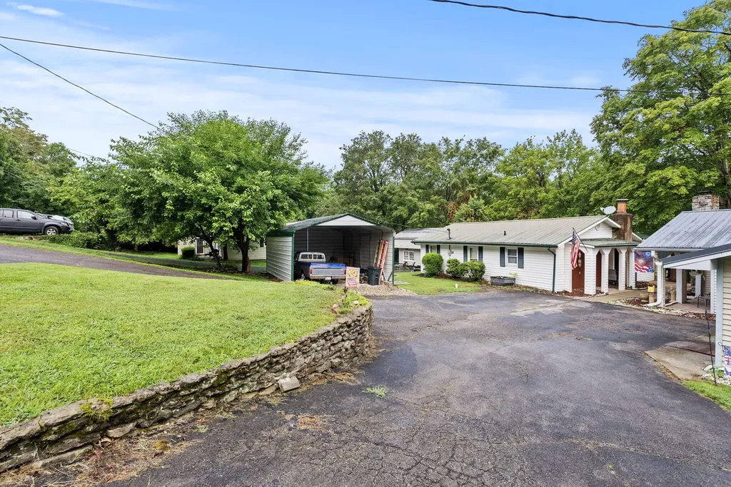 722 Bryant's Camp Road Lancaster KY 40444