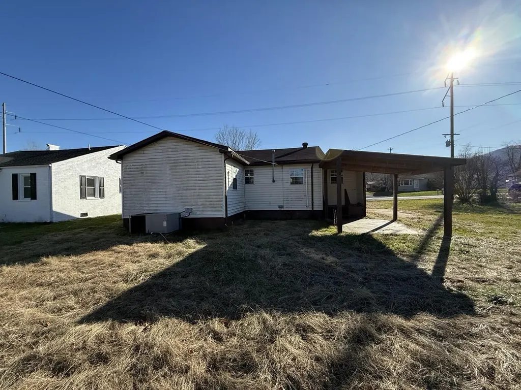 816 W Chester Avenue Middlesboro KY 40965