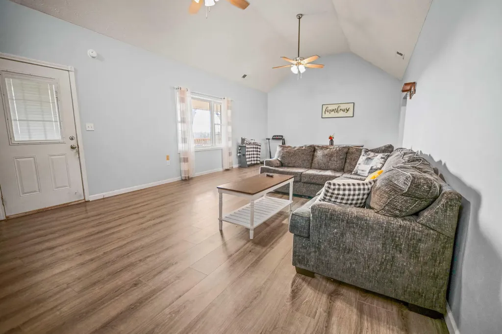 38 Beech Grove Road Nancy KY 42544