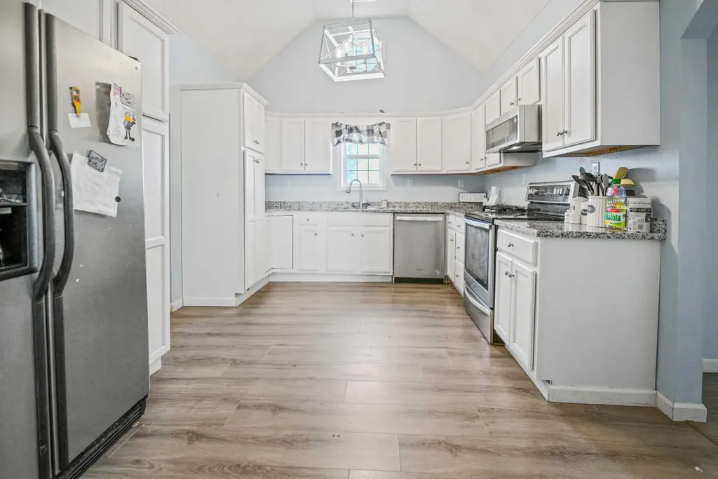 38 Beech Grove Road Nancy KY 42544