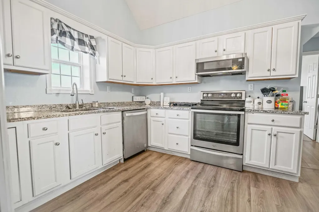 38 Beech Grove Road Nancy KY 42544