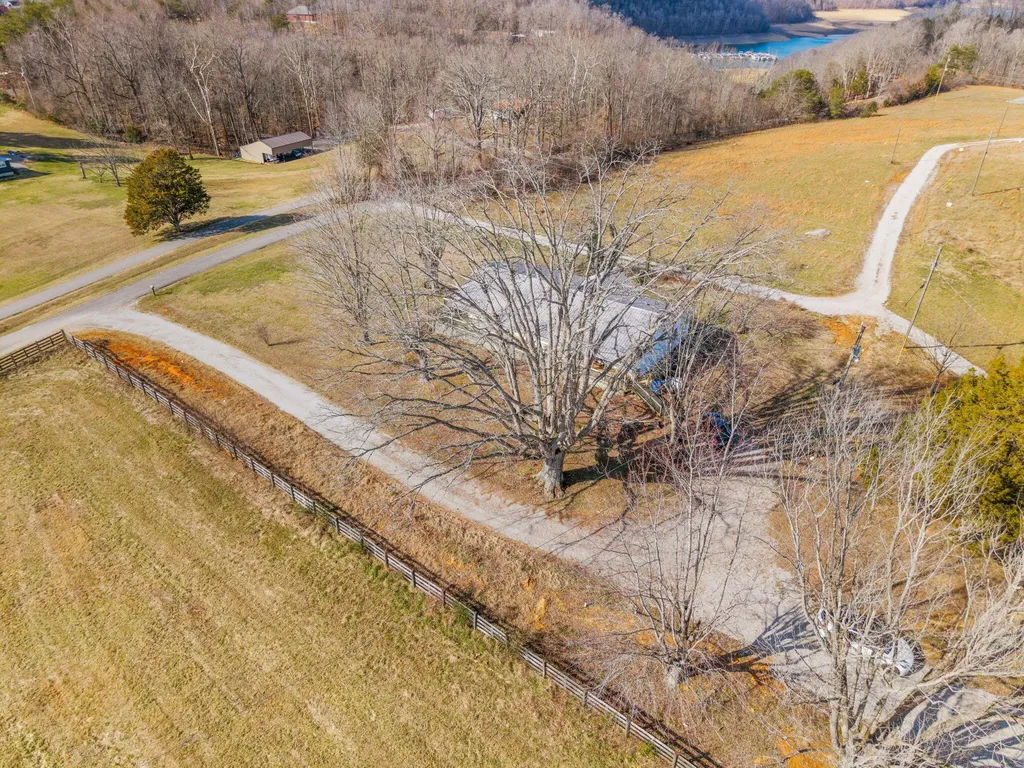 38 Beech Grove Road Nancy KY 42544