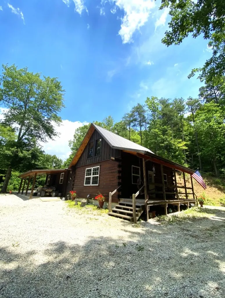 572 Paradise Drive Rogers KY 41365