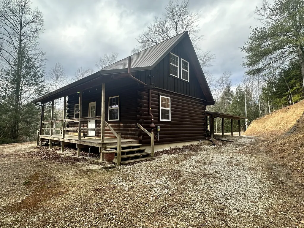 572 Paradise Drive Rogers KY 41365