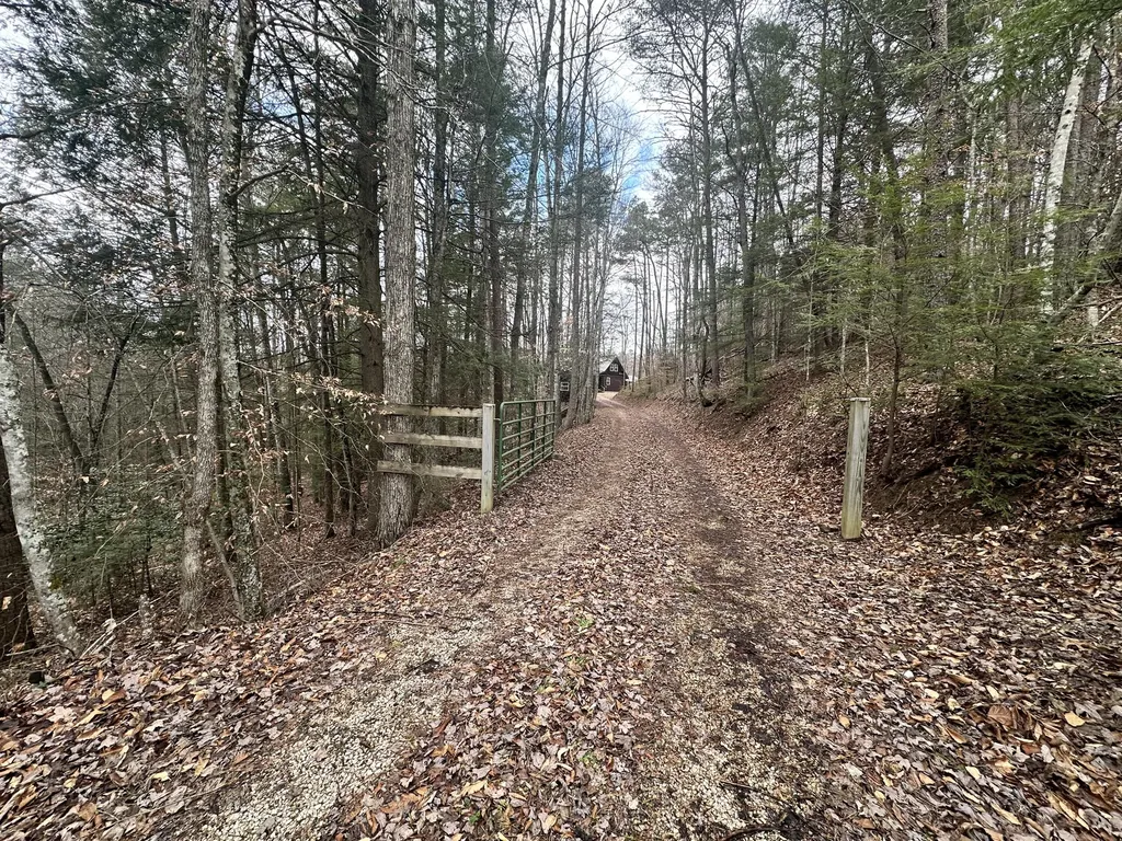 572 Paradise Drive Rogers KY 41365