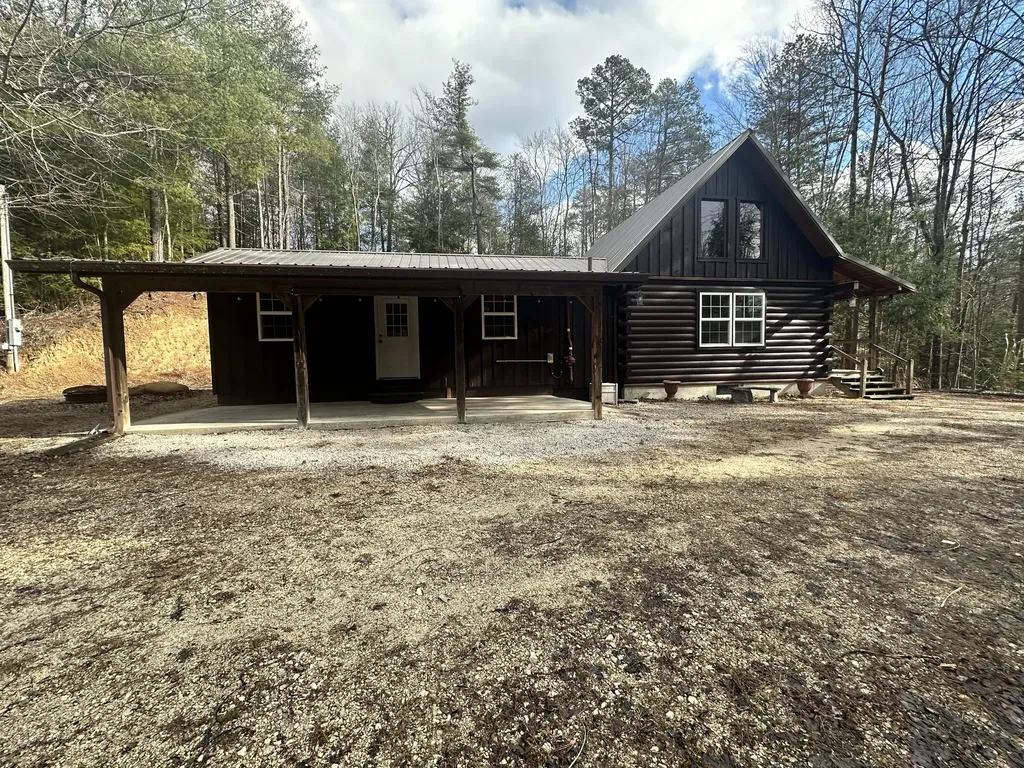 572 Paradise Drive Rogers KY 41365