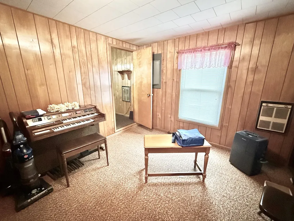 7421 Highway 1676 Science Hill KY 42553