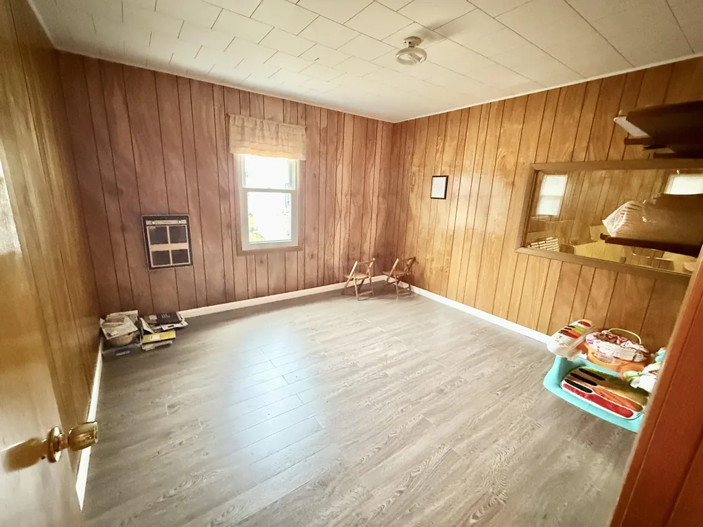 7421 Highway 1676 Science Hill KY 42553