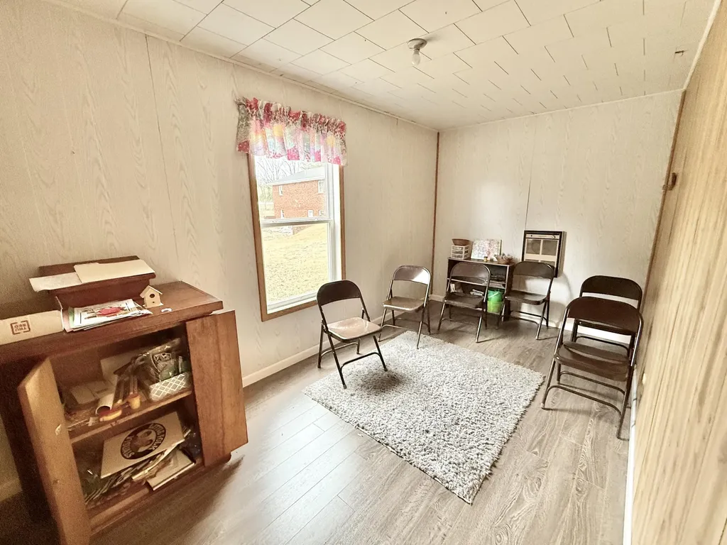 7421 Highway 1676 Science Hill KY 42553