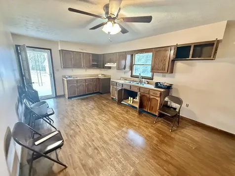 7421 Highway 1676 Science Hill KY 42553