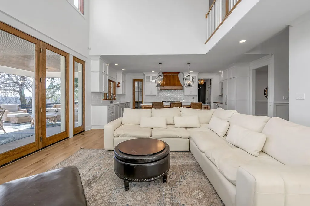 3288 Delong Road Lexington KY 40515