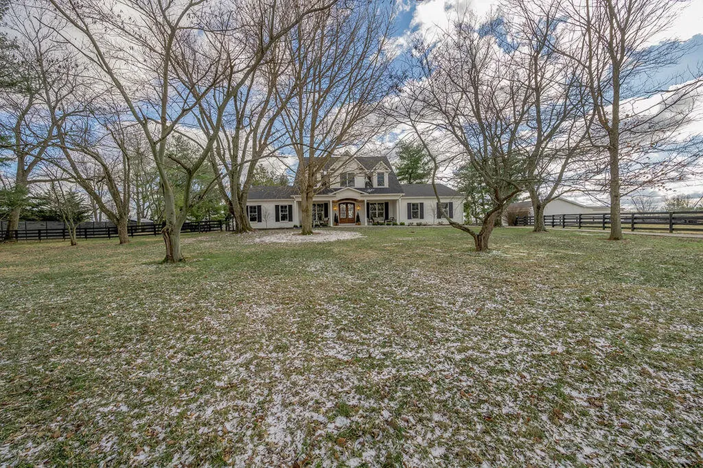 3288 Delong Road Lexington KY 40515
