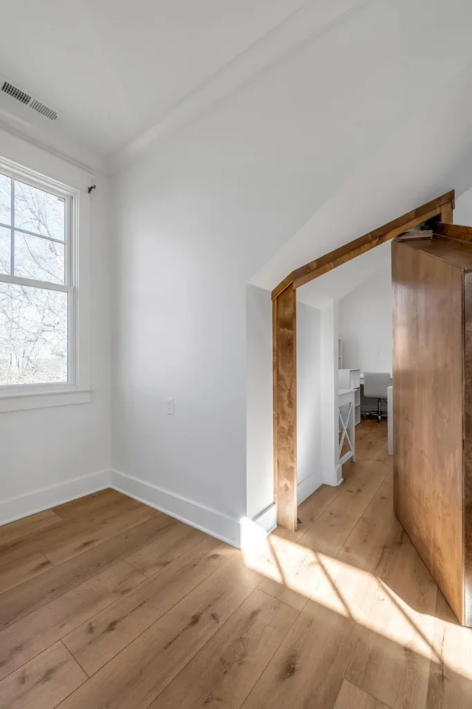 3288 Delong Road Lexington KY 40515