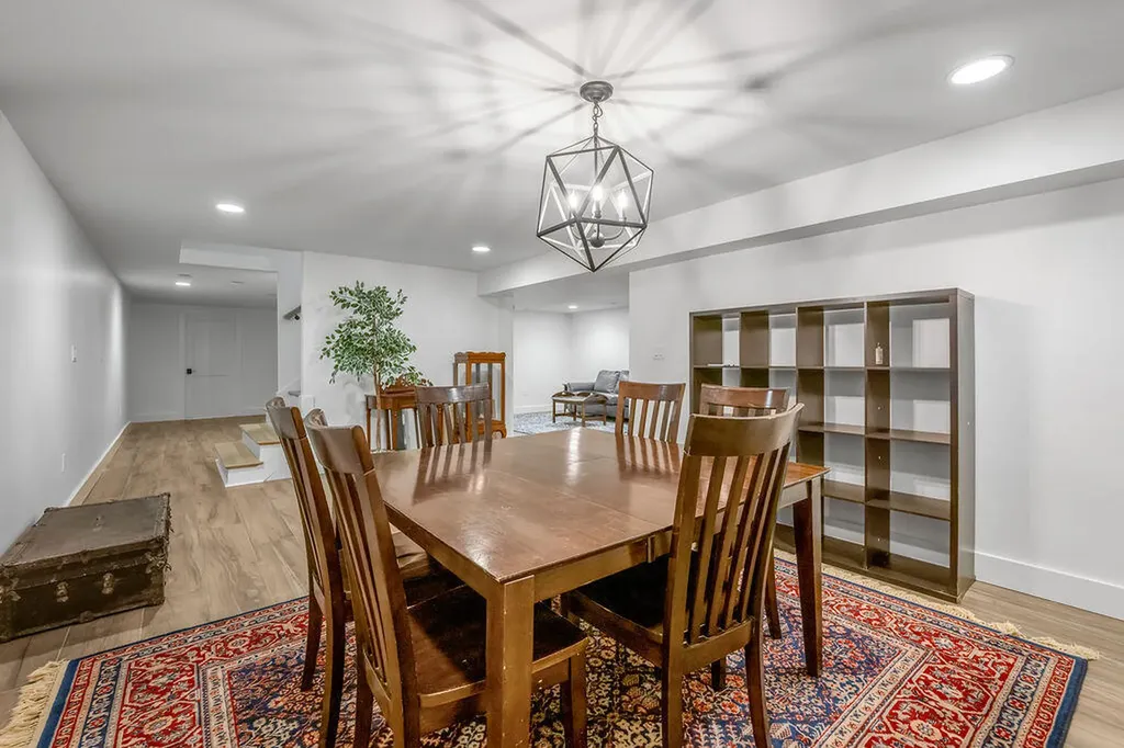 3288 Delong Road Lexington KY 40515