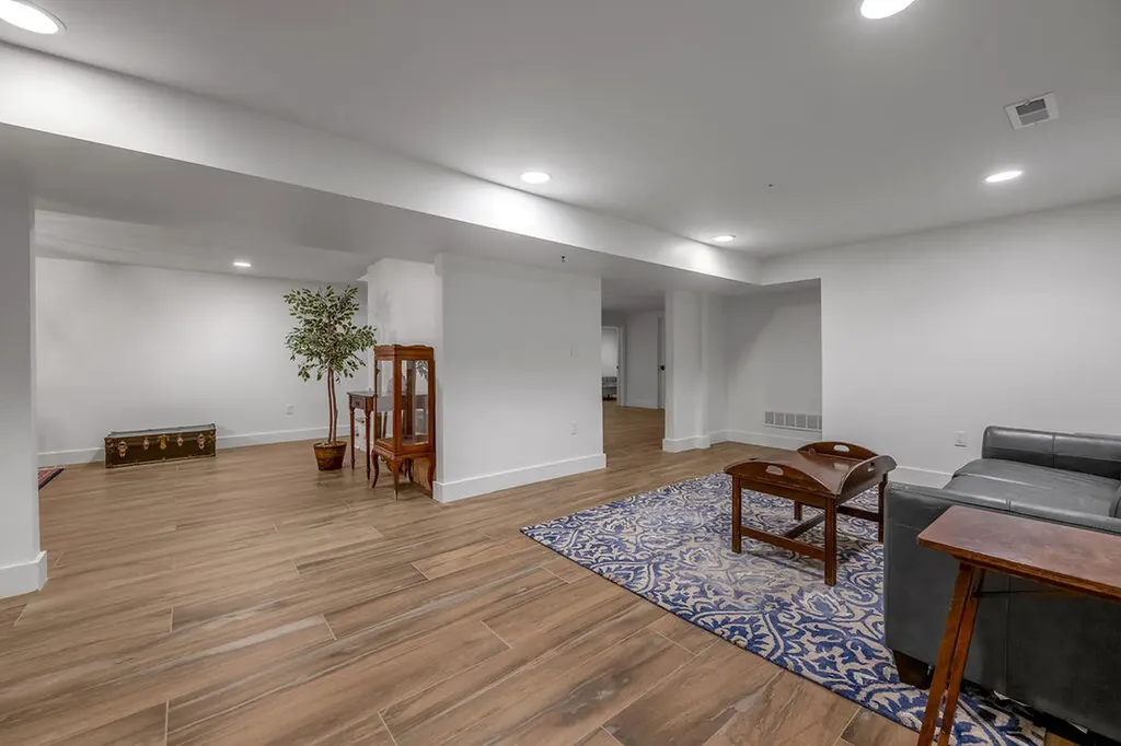 3288 Delong Road Lexington KY 40515