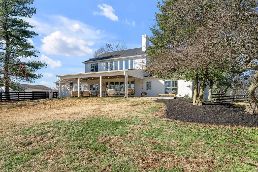 3288 Delong Road Lexington KY 40515