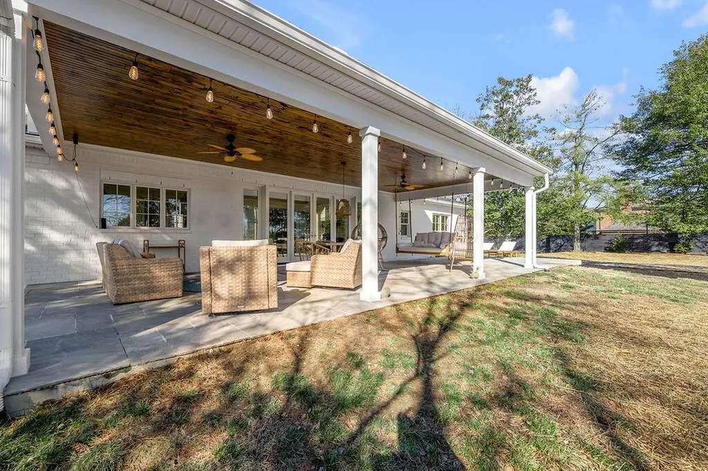 3288 Delong Road Lexington KY 40515