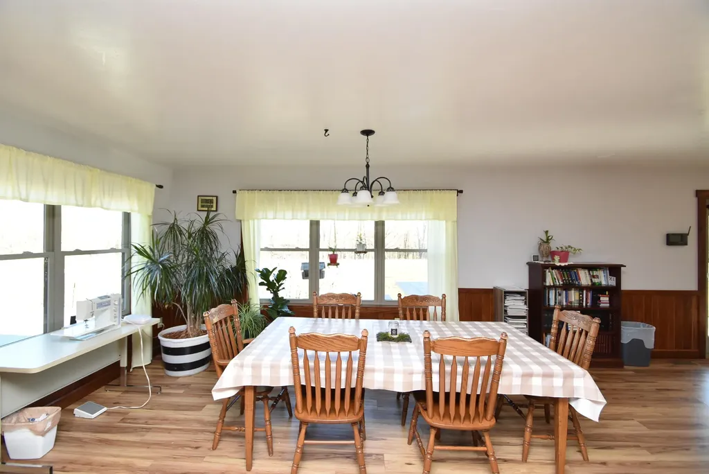 4555 Ky-433 Mackville KY 40040