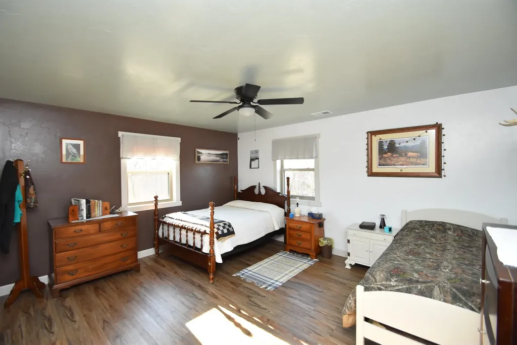 4555 Ky-433 Mackville KY 40040