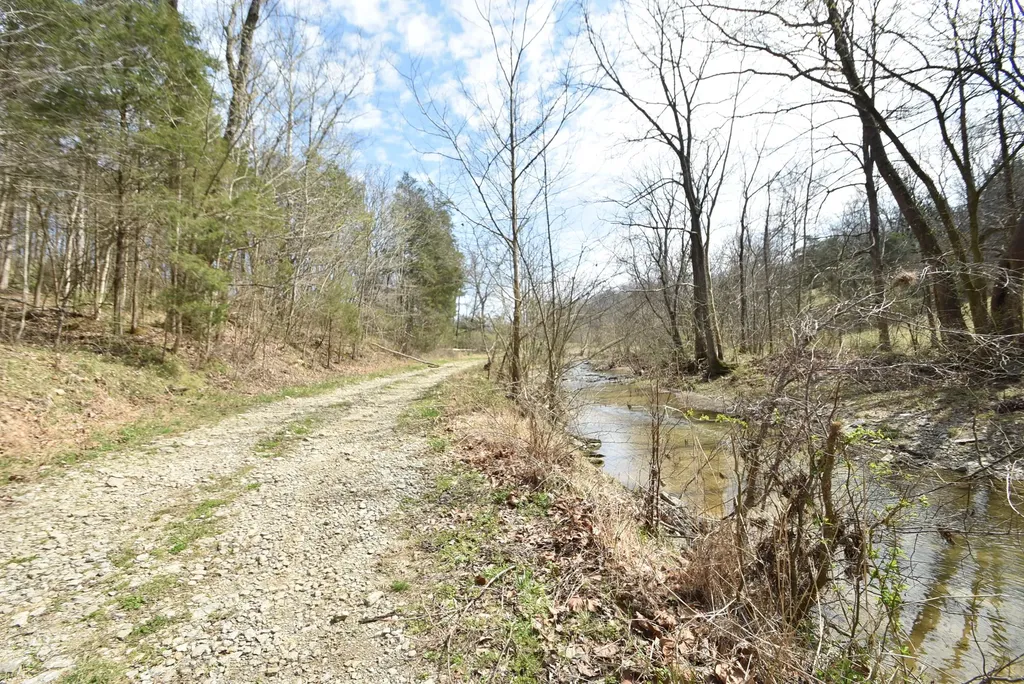 4555 Ky-433 Mackville KY 40040