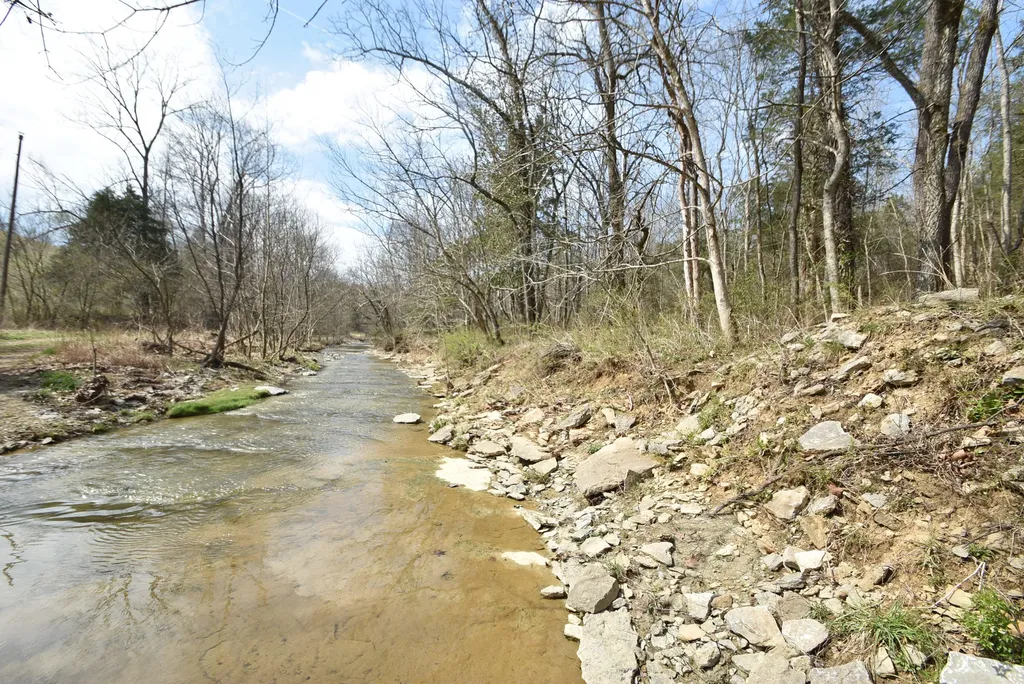 4555 Ky-433 Mackville KY 40040