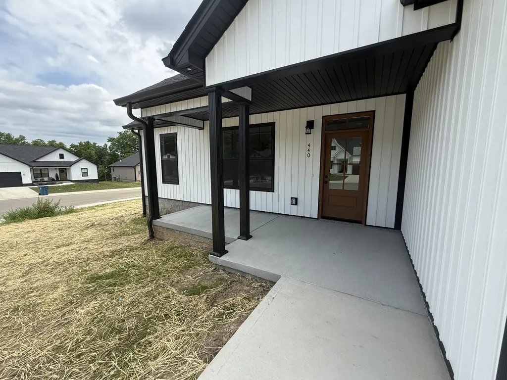 440 Pinehurst Way Harrodsburg KY 40330