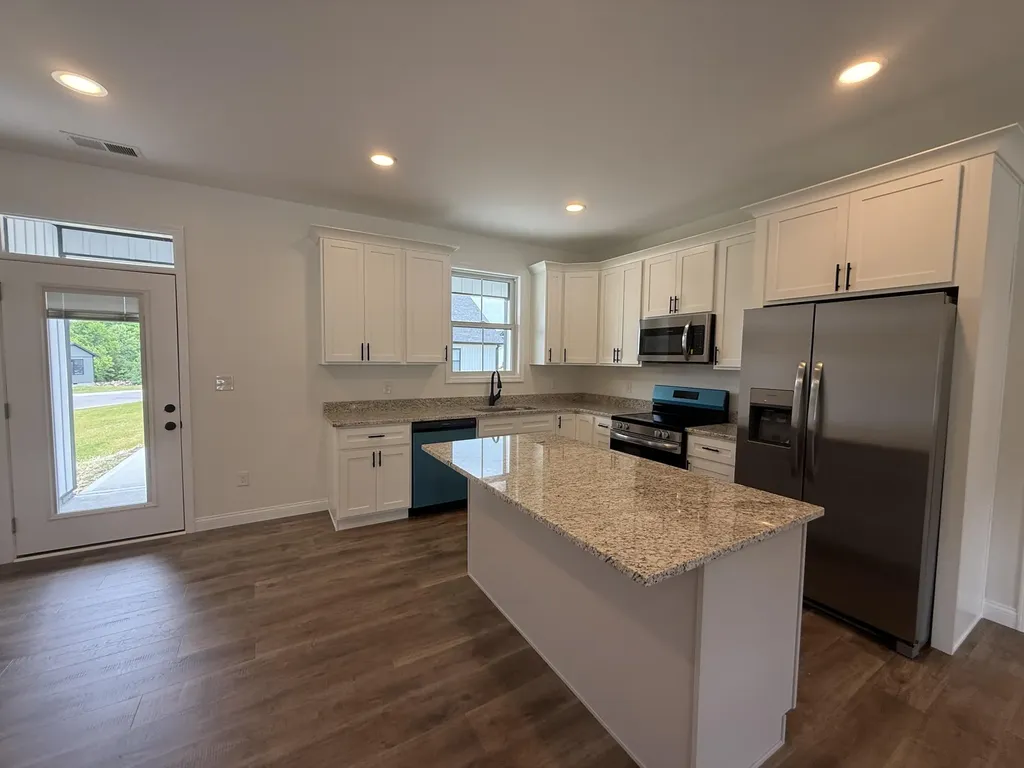 440 Pinehurst Way Harrodsburg KY 40330