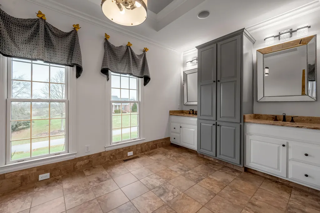 1056 High Point Drive Nicholasville KY 40356