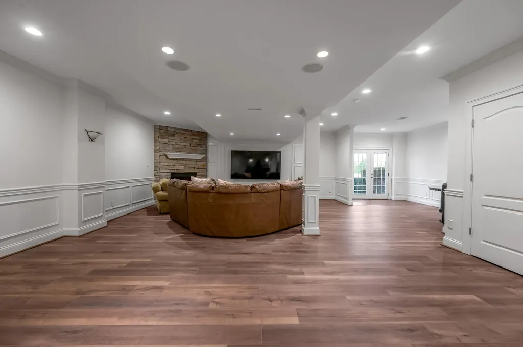 1056 High Point Drive Nicholasville KY 40356