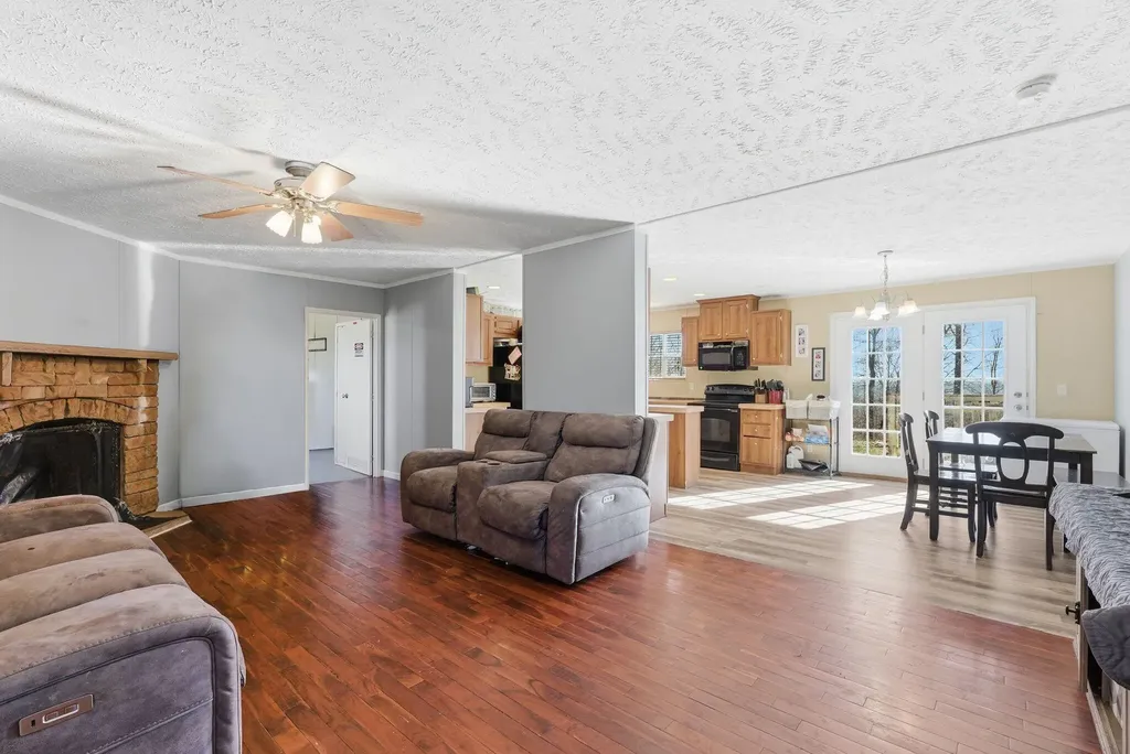 93 Bloss Road Mt Vernon KY 40456