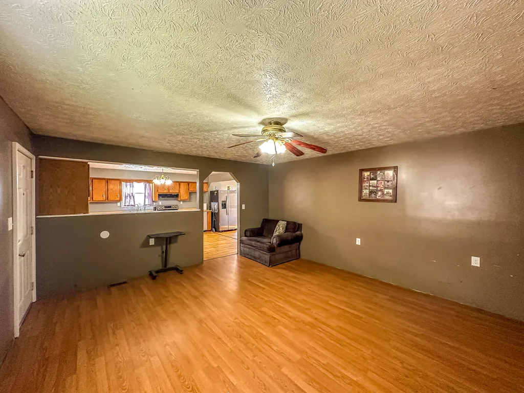 5930 Ky-11 Manchester KY 40962