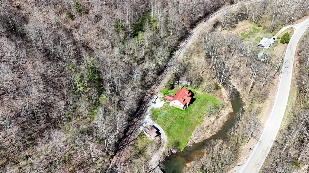 5930 Ky-11 Manchester KY 40962