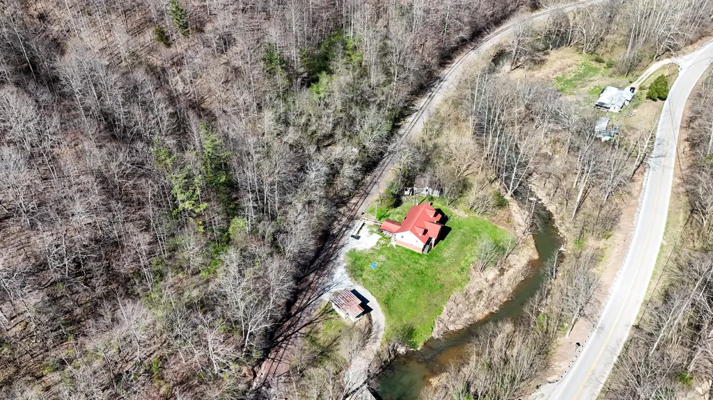 5930 Ky-11 Manchester KY 40962