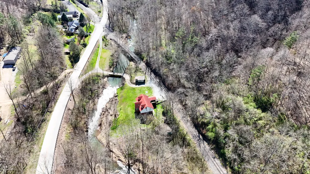 5930 Ky-11 Manchester KY 40962
