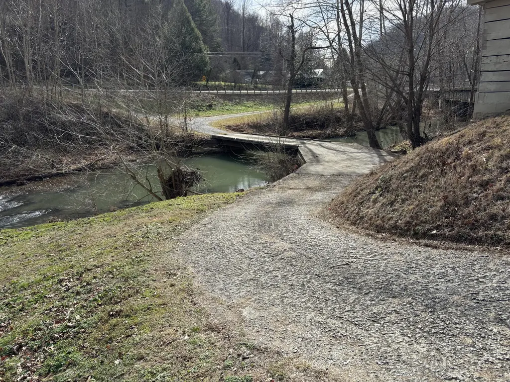 5930 Ky-11 Manchester KY 40962