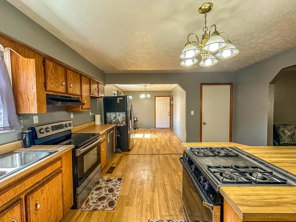 5930 Ky-11 Manchester KY 40962