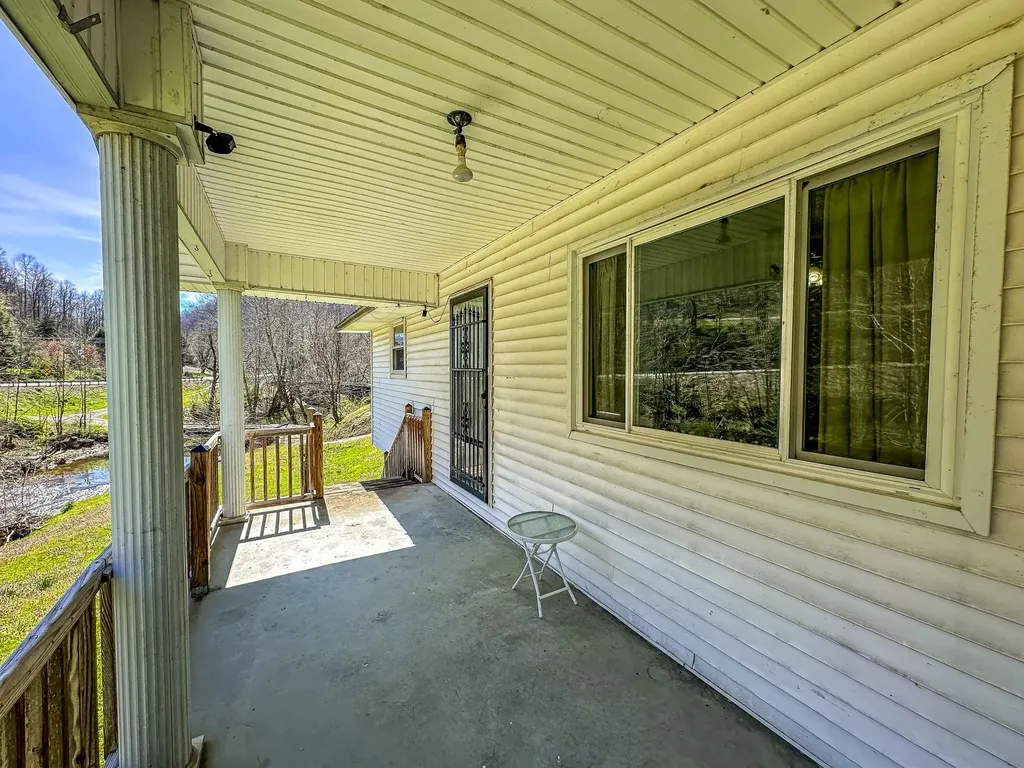 5930 Ky-11 Manchester KY 40962