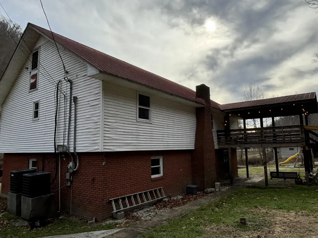 5930 Ky-11 Manchester KY 40962