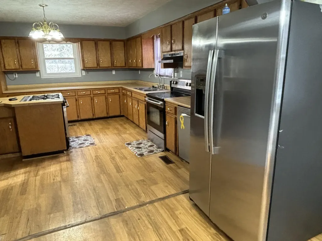 5930 Ky-11 Manchester KY 40962