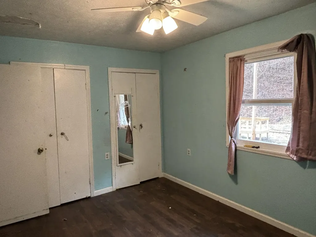 5930 Ky-11 Manchester KY 40962