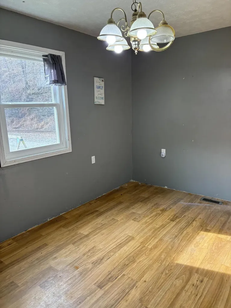 5930 Ky-11 Manchester KY 40962