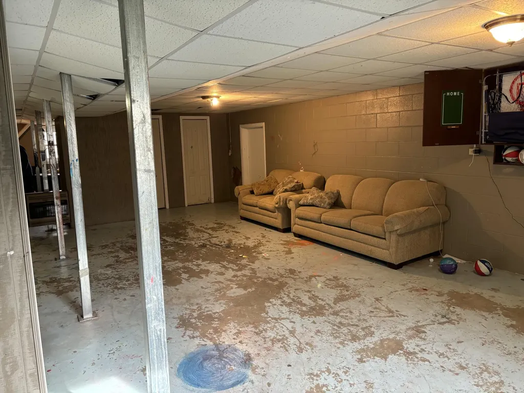 5930 Ky-11 Manchester KY 40962