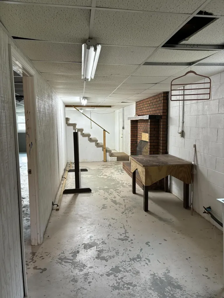 5930 Ky-11 Manchester KY 40962