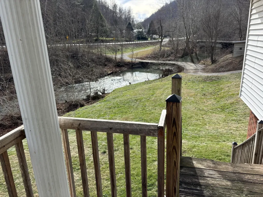 5930 Ky-11 Manchester KY 40962