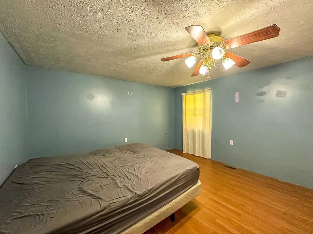5930 Ky-11 Manchester KY 40962