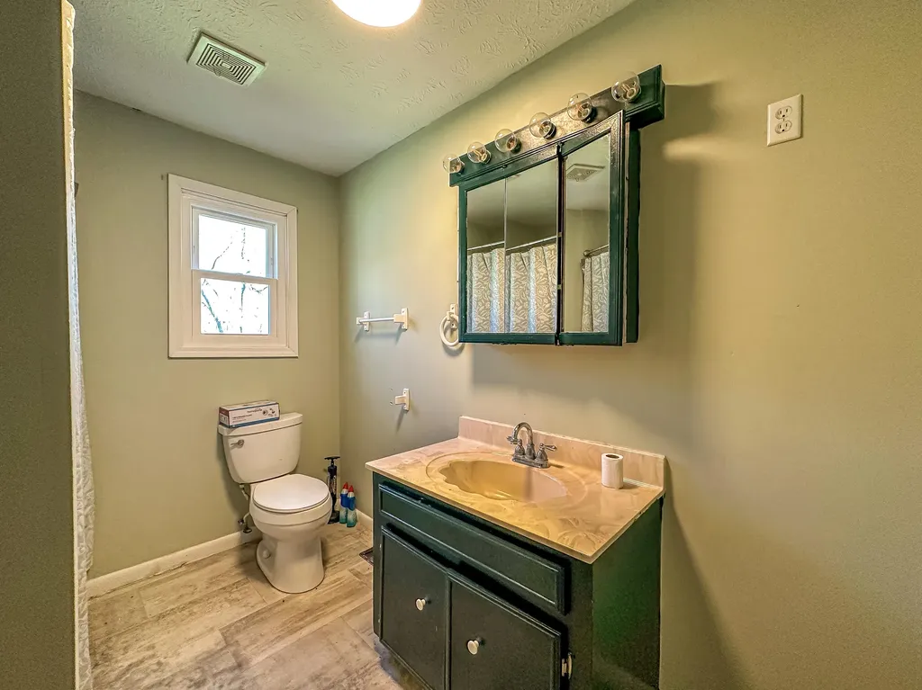 5930 Ky-11 Manchester KY 40962