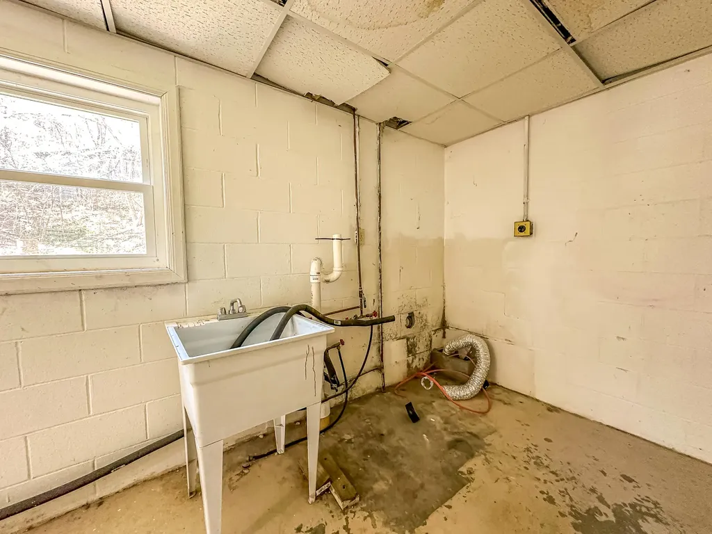 5930 Ky-11 Manchester KY 40962