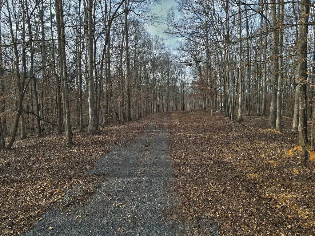 3 Carson Road Russell Springs KY 42642