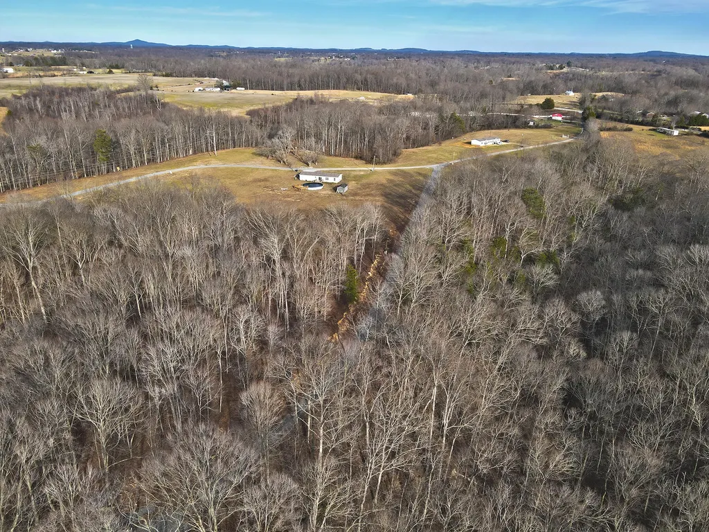 47 Carson Road Russell Springs KY 42642