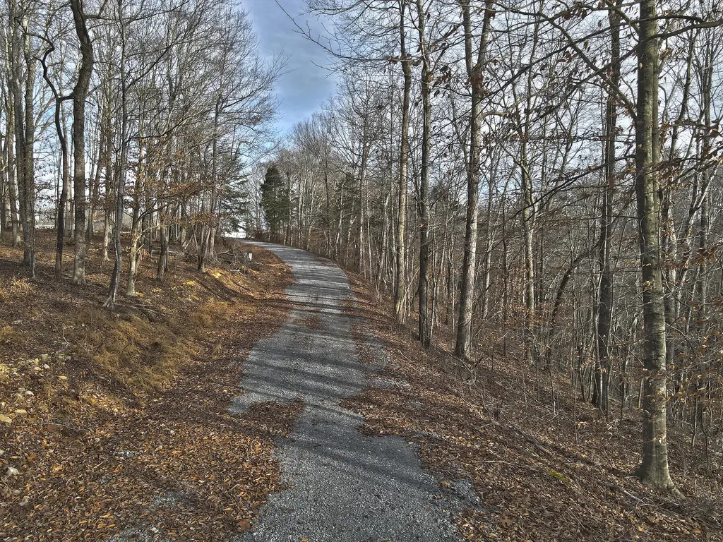 47 Carson Road Russell Springs KY 42642